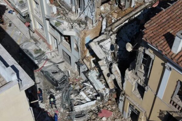 Feed image