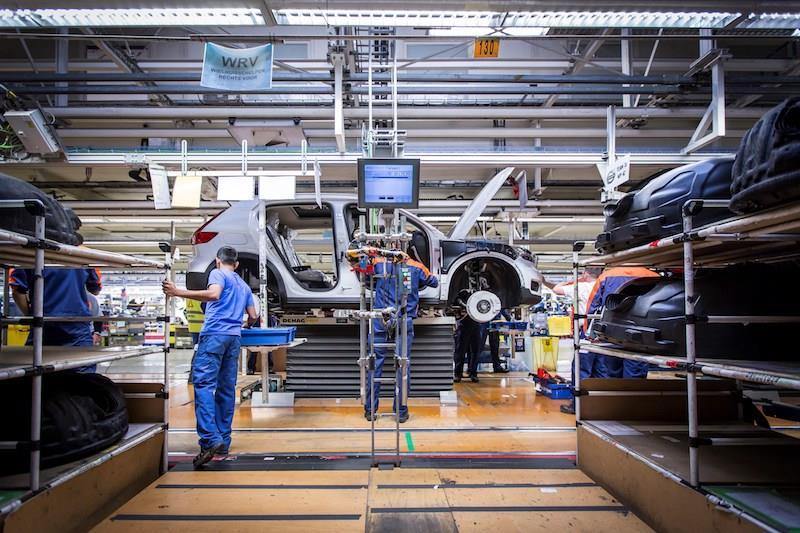 Αναθεώρηση οικονομικών στόχων από τη Volvo Cars λόγω κάμψης της παγκόσμιας ζήτησης