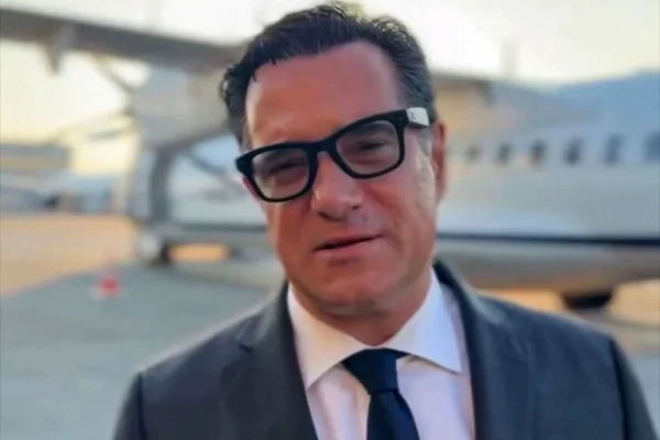 Απόσυρση των έξυπνων γυαλιών Ray-Ban Meta από την ολλανδική αλυσίδα οπτικών Hans Anders