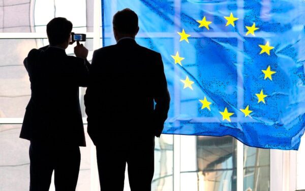 Η Ελλάδα στο πλευρό 17 κρατών-μελών για τη διατήρηση των κονδυλίων της ΕΕ