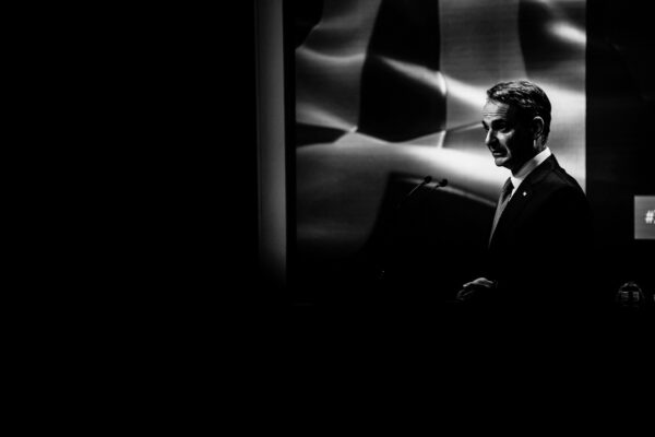 Πτώση στη συσπείρωση της Νέας Δημοκρατίας σύμφωνα με δημοσκόπηση της Alco