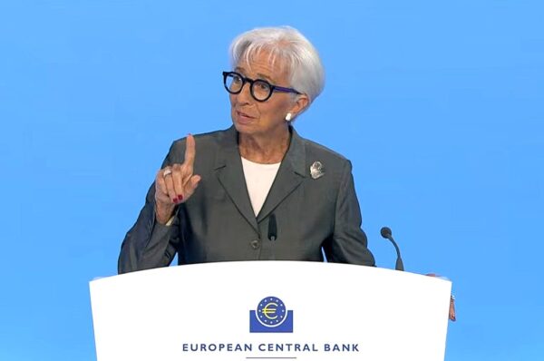 Αλλαγή στάσης της ΕΚΤ: Η Κριστίν Λαγκάρντ στρέφεται κατά της ρωσικής ηγεσίας