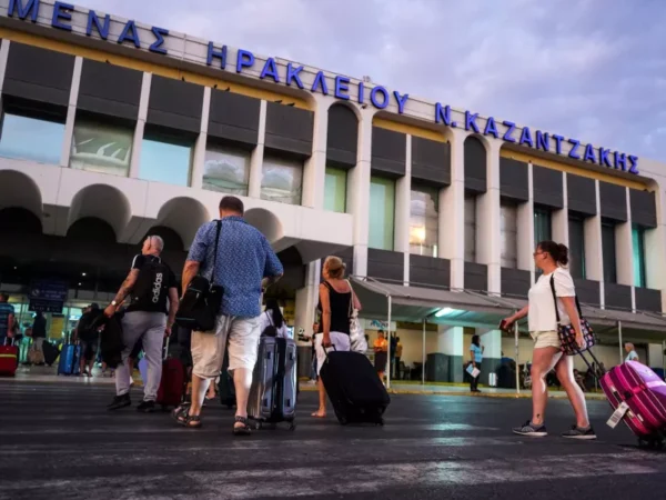Ανοδική πορεία της επιβατικής κίνησης στα ελληνικά αεροδρόμια το εννεάμηνο