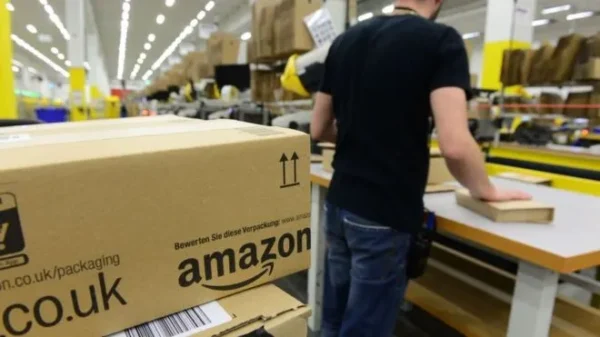 Η Amazon προχωρά σε 300.000 προσλήψεις ενόψει της εορταστικής περιόδου