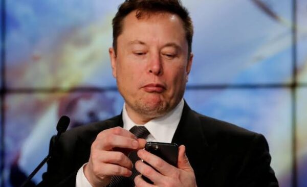 Η είσοδος της SpaceX στην κινητή τηλεφωνία προκαλεί ανακατατάξεις στην αγορά