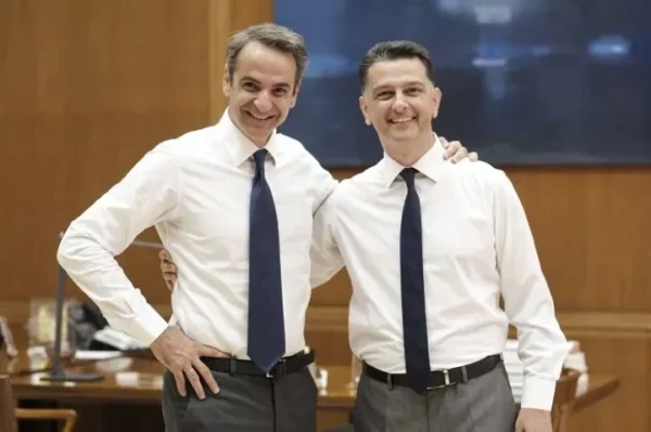 Αποχώρηση στενού συνεργάτη του Πρωθυπουργού μετά τον σάλο για το πτυχίο και τον διορισμό του