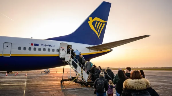 Αλλαγή πολιτικής της Ryanair: Νέο χρονικό όριο για την παράδοση αποσκευών