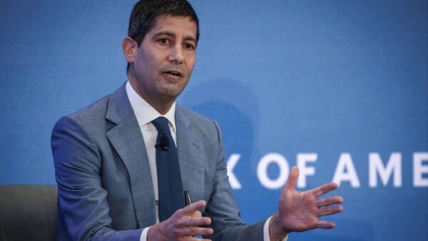 Αμετάβλητα αναμένονται τα επιτόκια της Fed εν μέσω επίμονου πληθωρισμού