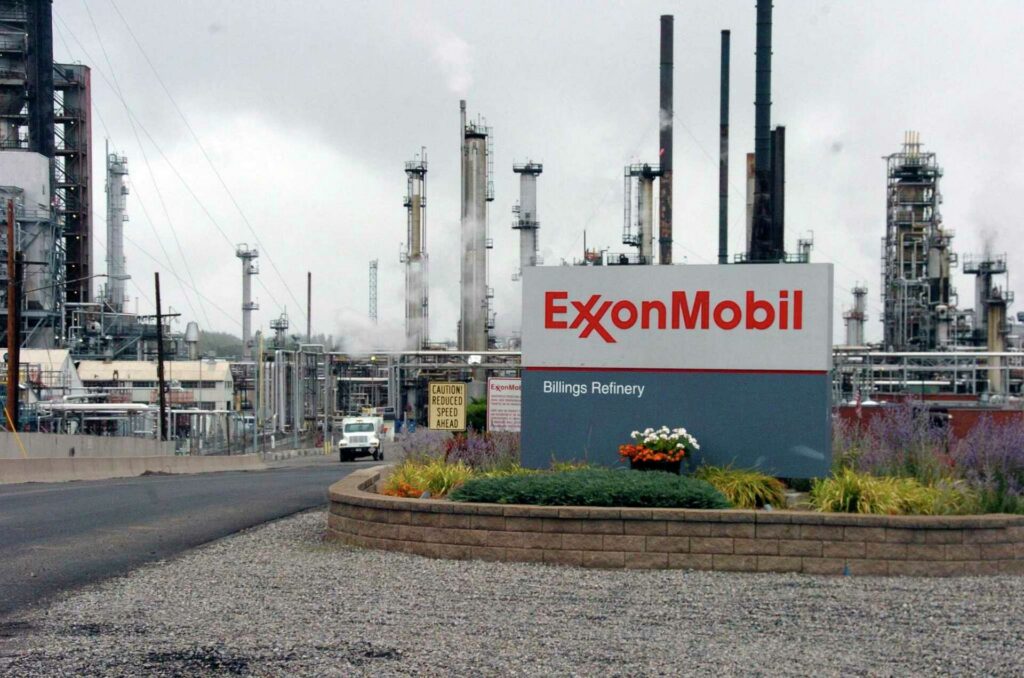 Αυξημένη κερδοφορία για ExxonMobil και Chevron λόγω διύλισης