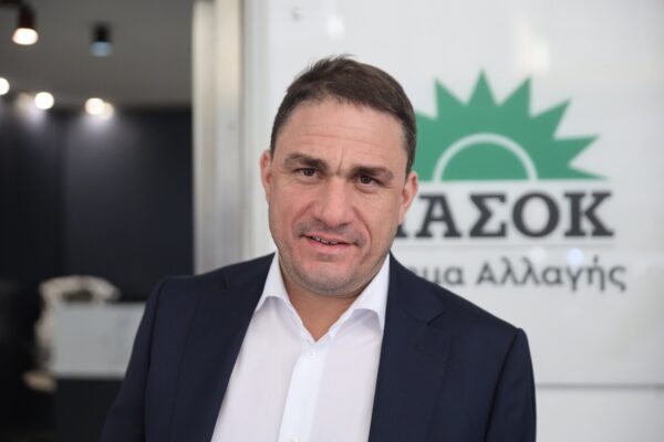 Πολιτική αντιπαράθεση για την απόσυρση διάταξης στο νομοσχέδιο του υπουργείου Παιδείας